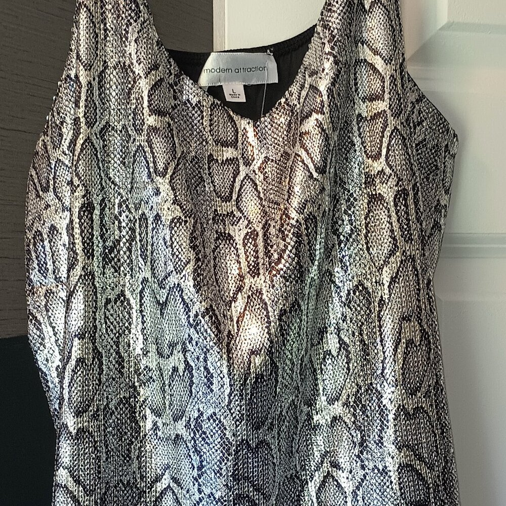 NWT Women's L 'Modern Attraction" Silver & Black Sequin Snakeskin Cami Top